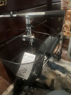 Knee scooter