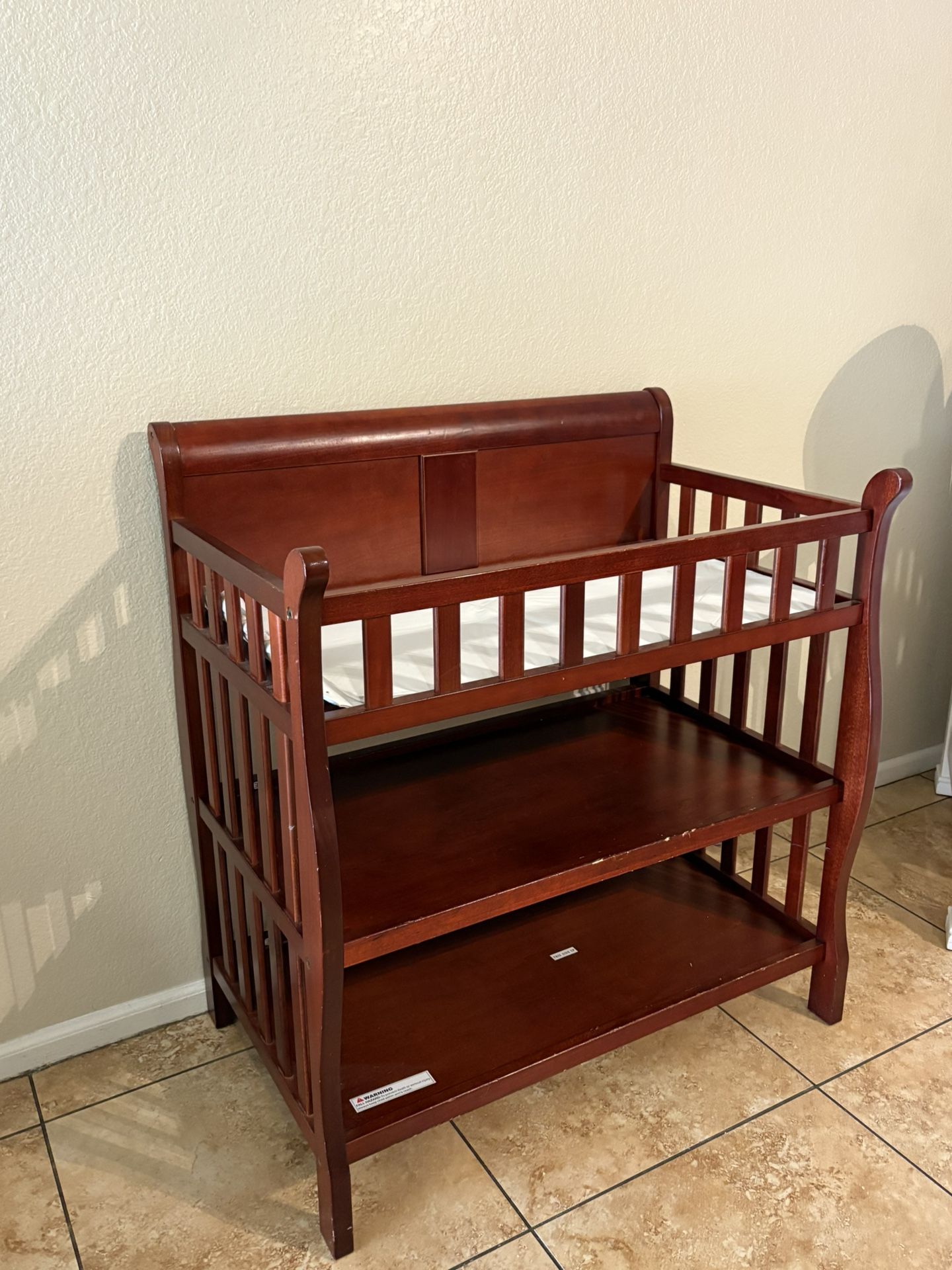 Changing Table | Cambiador