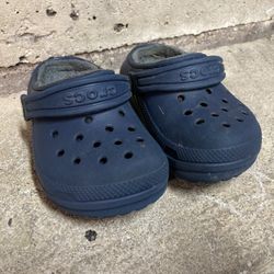 Crocs  w/fleece Lining Size 7T