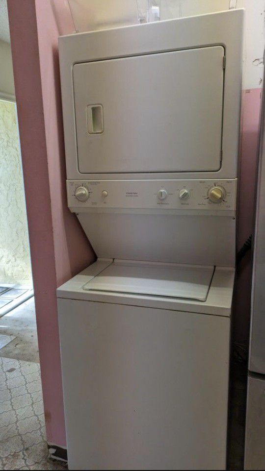 GE Space Maker Laundry Center Washer Dryer Combo