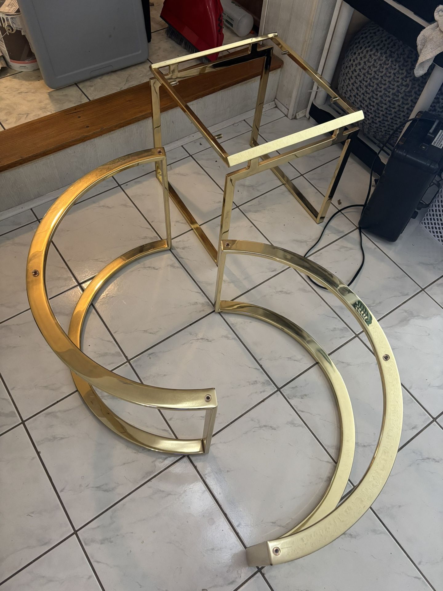 3 End Tables With Glass Top