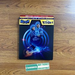 TRON (Limited-Edition Collectible Steelbook) 4K UHD Blu-ray Combo Pack [4K UHD Blu-ray + Blu-ray]