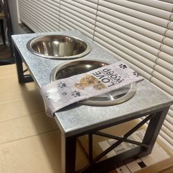 Galvanized Pet Feeder 