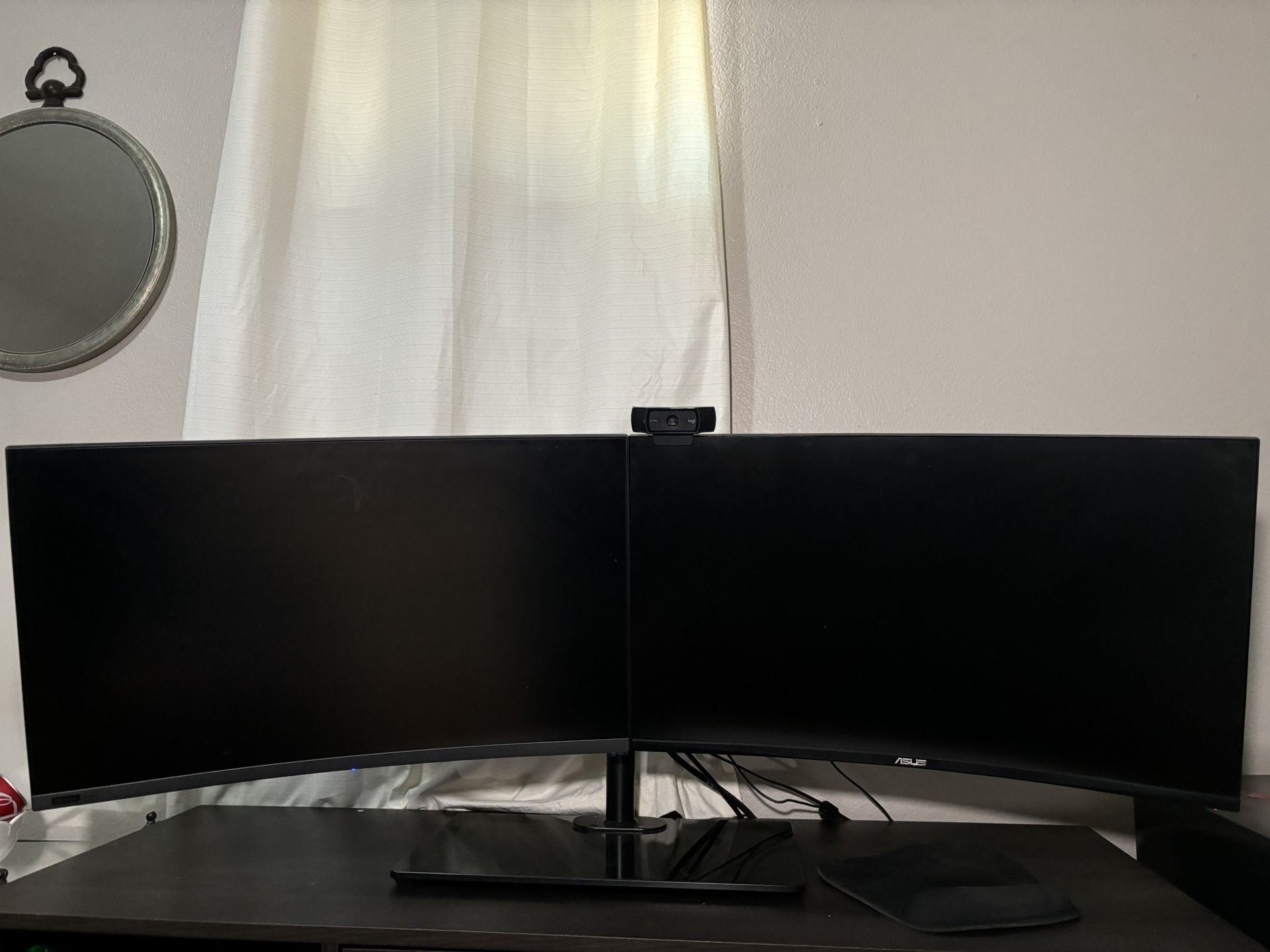 Dual Curved Monitor Setup