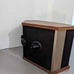 Bose Vintage 901 Series V Speakers And Equalizer