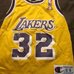 Lakers  Jersey Size 8 #32