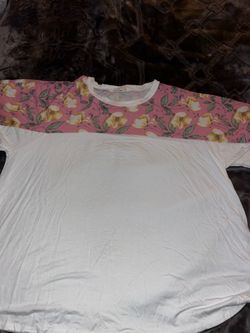 Women’s floral and white blouse