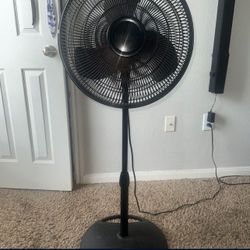 Lasko Standing  Fan 3 Speed Automatic 