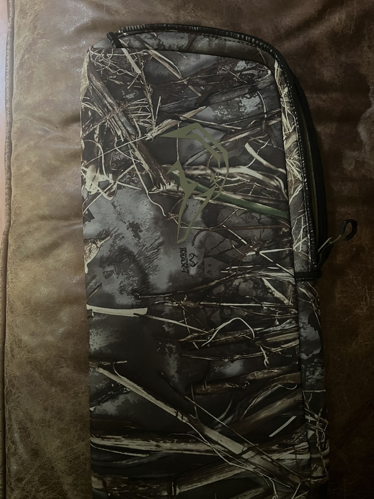If Listing Is Up, It’s Available. Allen 52” Punisher Waterfowl Shotgun Case-NWT