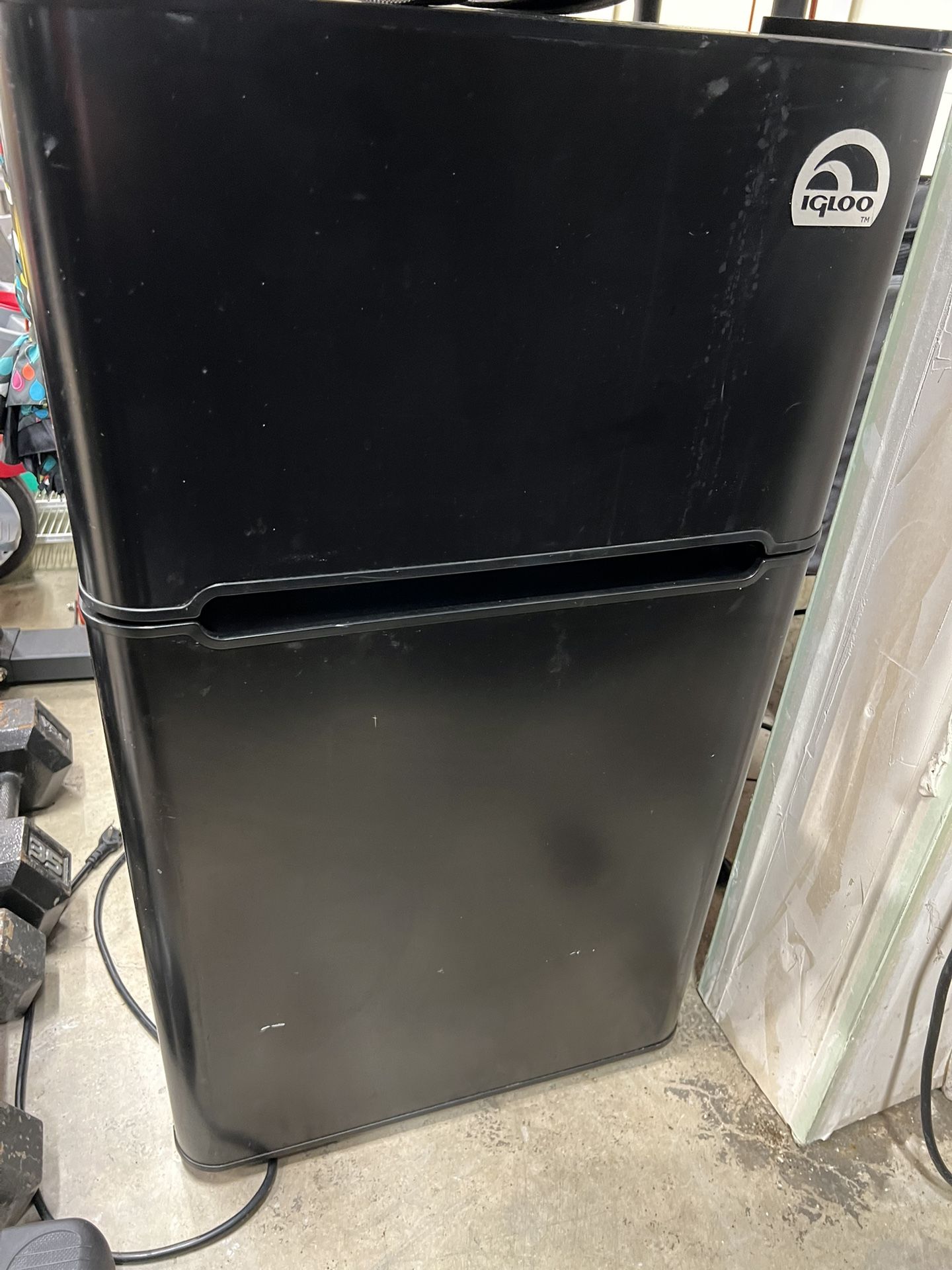 Igloo Mini Fridge & Freezer