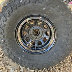 Toyo Open Country Pickup Truck Tire & Rim - Great Spare!