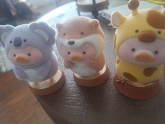 Figurines, new
