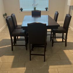Dining Room Tabel With 6 Dining Chairs