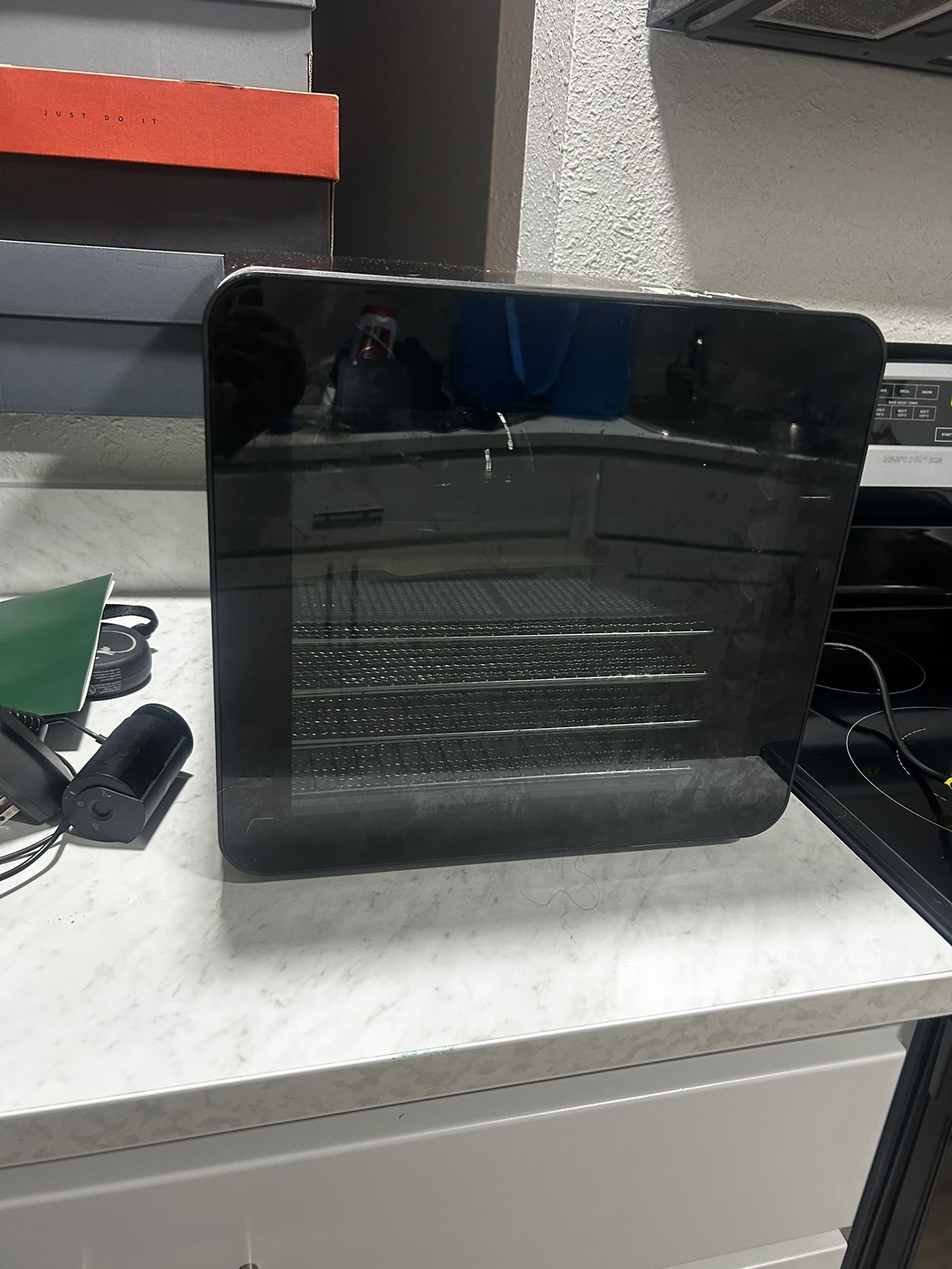 Dehydrator
