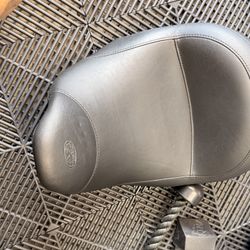 Mustang Lowdown Solo Seat W/ Backrest 2008-2023 Harley Touring