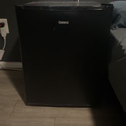 Galanz Mini Fridge