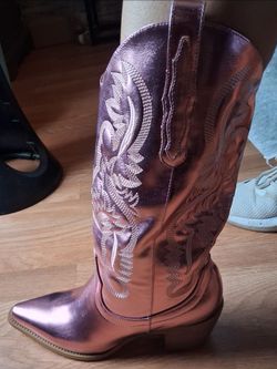 NEW COWGIRL BOOTS AND HAT.