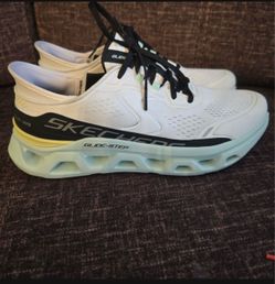 Skechers Glide-Step Slip-Ins Sneakers size 10