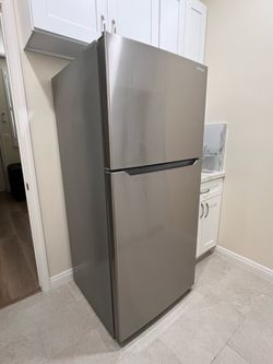 Insignia Refrigerator