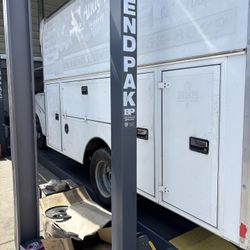 2004 GMC 3500 Savanna Box Truck Doors Only Parts 