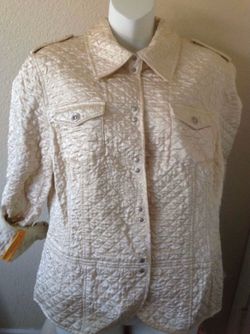 New L fit M Cream Quilted Snap-Button Jacket ONLY $7 🎈FIRM//