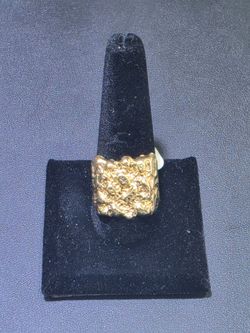 10kt YG Nugget Ring. SIZE 11. ASK FOR RYAN.