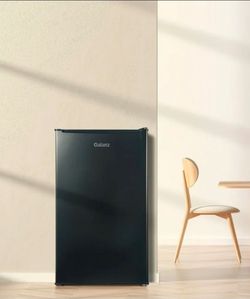 3.3 mini fridge black New