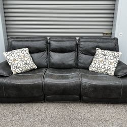 Beautiful Gray Recliner Leather Couch! ***Free Delivery*** 