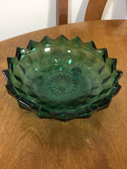 6 inch footed emerald green vintage glass bowl