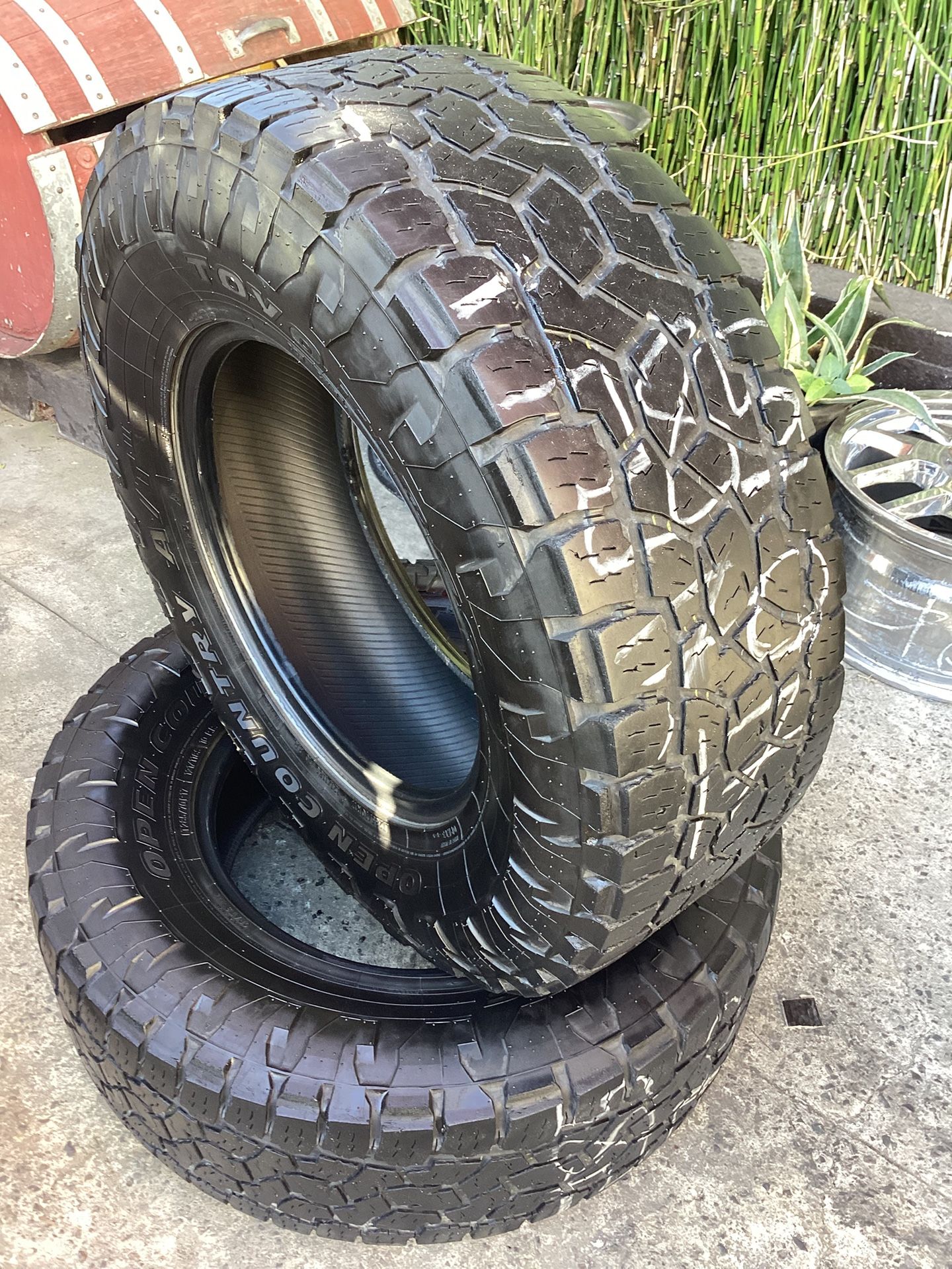 285/70r17 Toyo A/T tires
