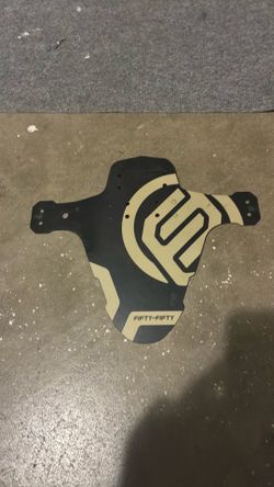 Fifty-fifty bicycle fender in sand/tan