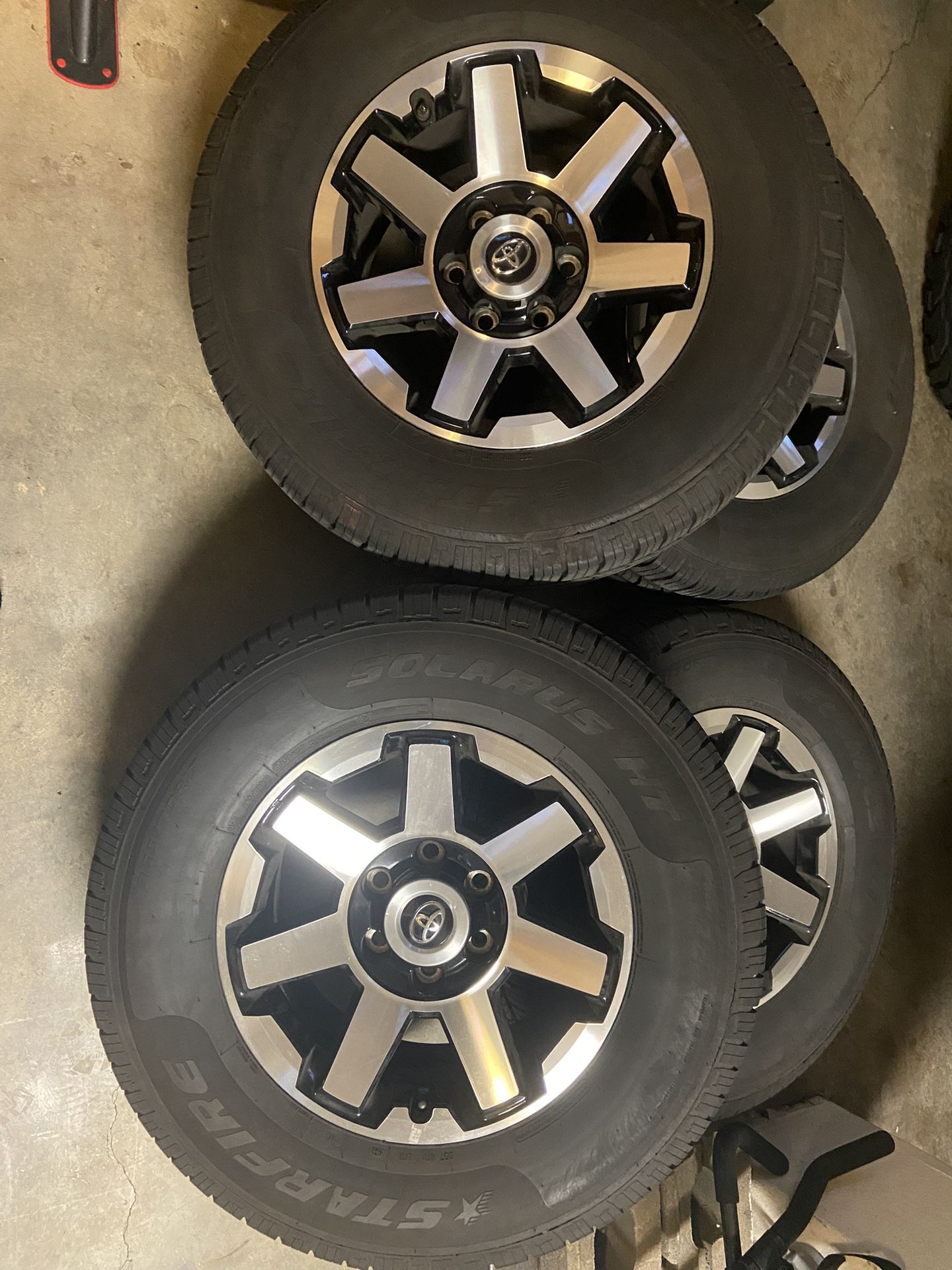 Toyota 4Runner TRD Off Road Premium - OEM Rims & Tires