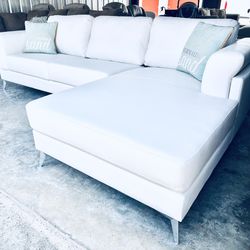 Brand New Luxurious Ultra Upscale Natuzzi Italian Leather Sectional Sofa 