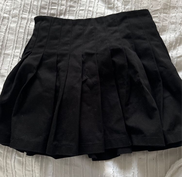 Pacsun black pleated skirt
