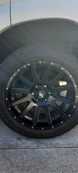 20" rims with tires 6 Lugs
