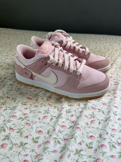 Women's Nike Dunk Low Teddy Bear Light Pink Gum Size 7.5W New In Box
