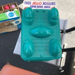 Jello Jigglers Molds Super Bowl Football And Helmets Set Of 2 New