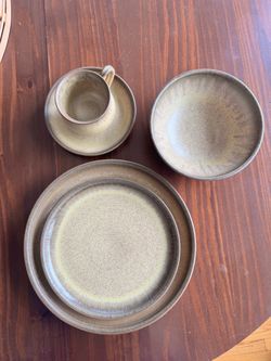 Dinner Plateware Set