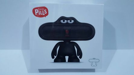 FACTORY SEALED BEATS DUDE STAND BLACK