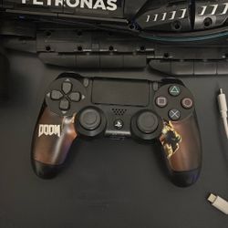 3 slightly used ps4 controllers