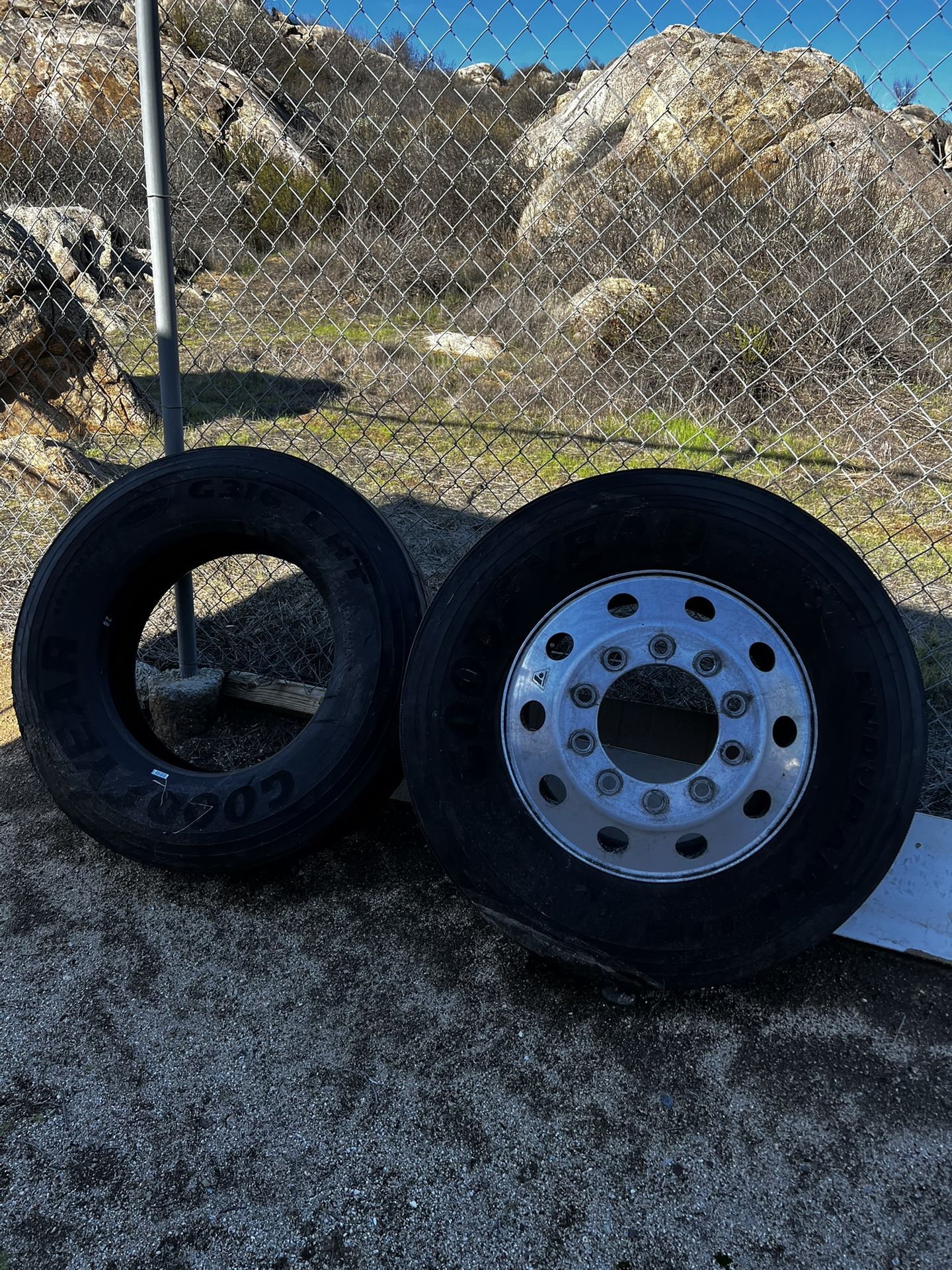 295 75 22.5 Plus 1 Rim 