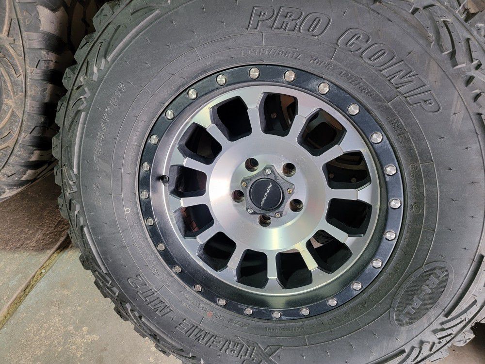 5x5 JEEP 17" ProComp Rockwell Wheels, 35" ProComp XtremeMT Tires