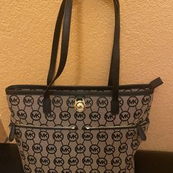 MICHAEL Michael Kors Signature Canvas Morgan Large Tote 