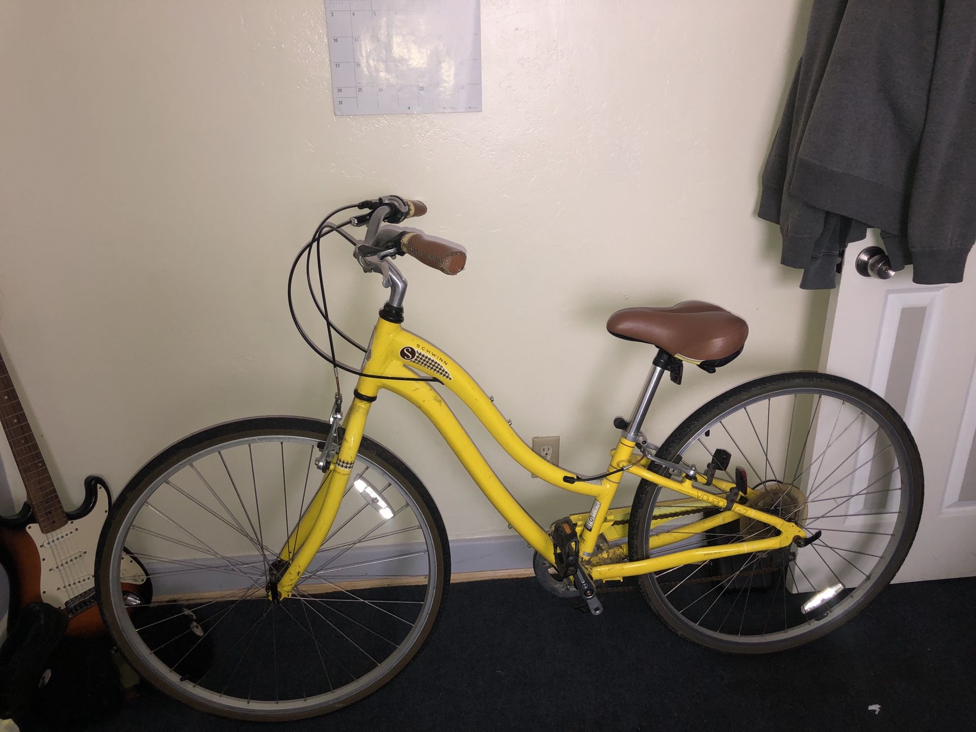 schwinn women's legacy 26 cruiser bike yellow