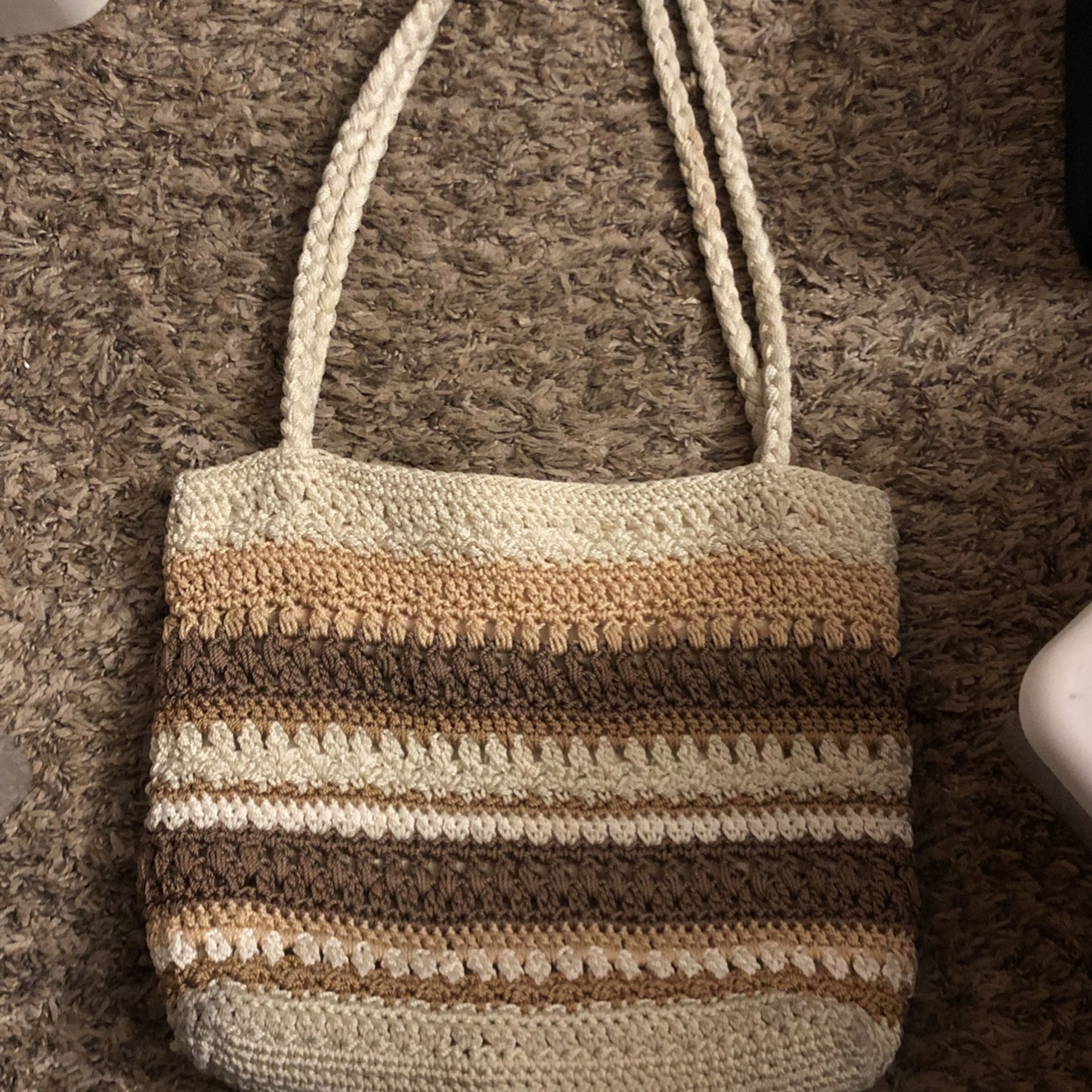 Lady macrame handbag