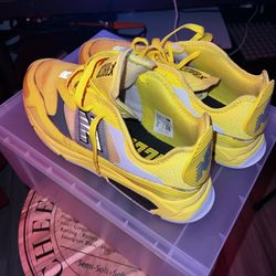 NEW BALANCE X-RACER YELLOW SIZE 11