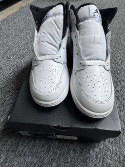 Air Jordan 1 High White Black Sneakers
