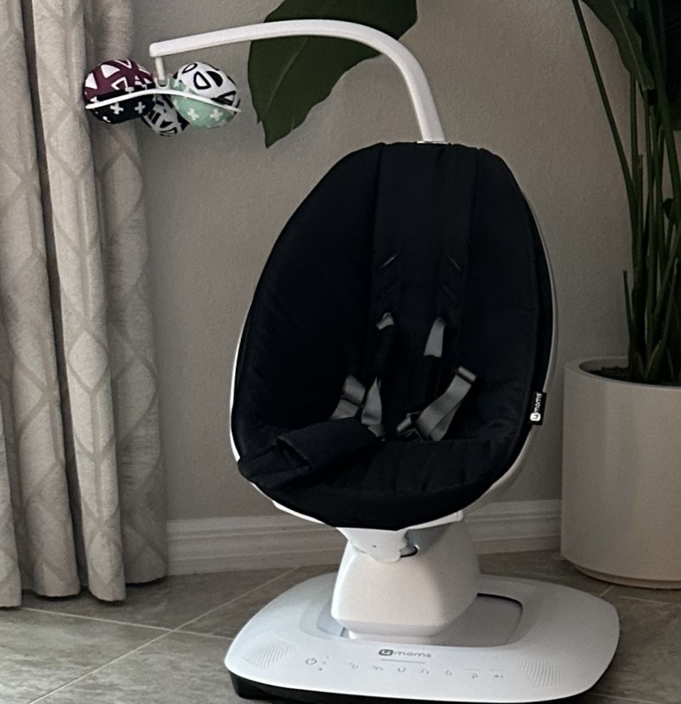 4moms mamaroo Swing In Black