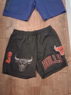 Bulls Shorts Size Large 