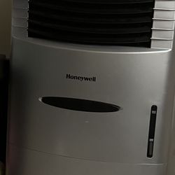 Honeywell Indoor Evaporative Air Cooler with Remote Control